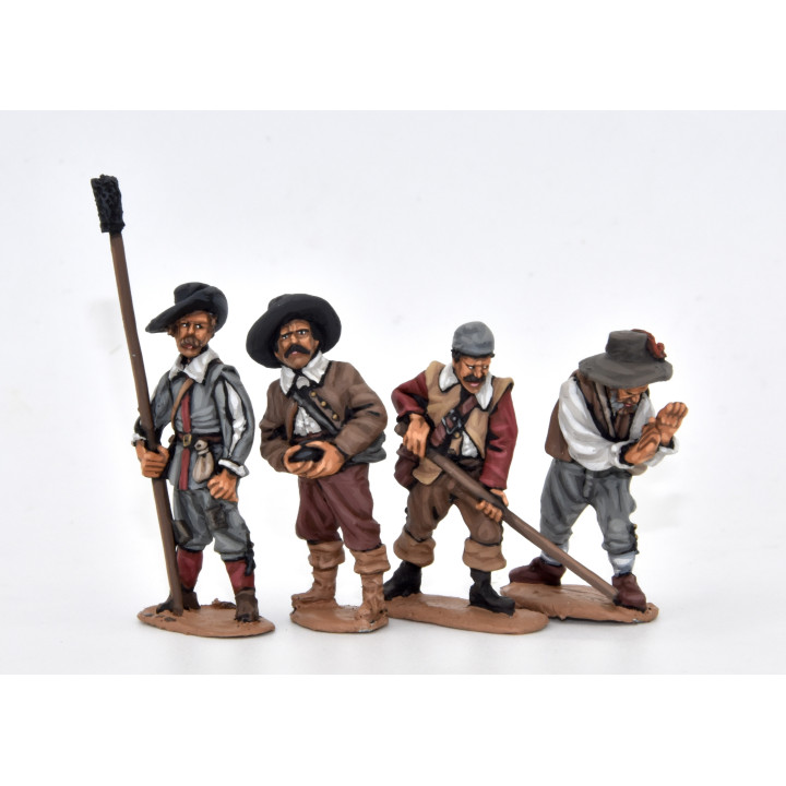 Spanish Artillerymen pointing