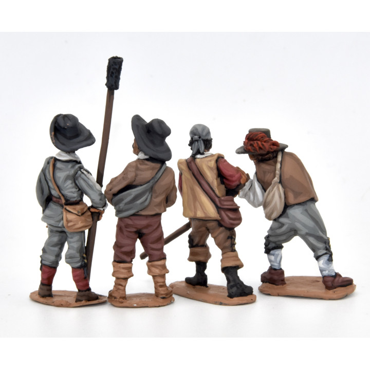 Spanish Artillerymen pointing