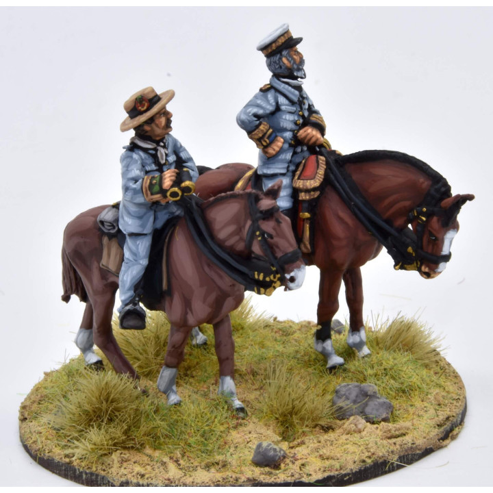 Tte. Gral. Arsenio Linares y ayuda de campo