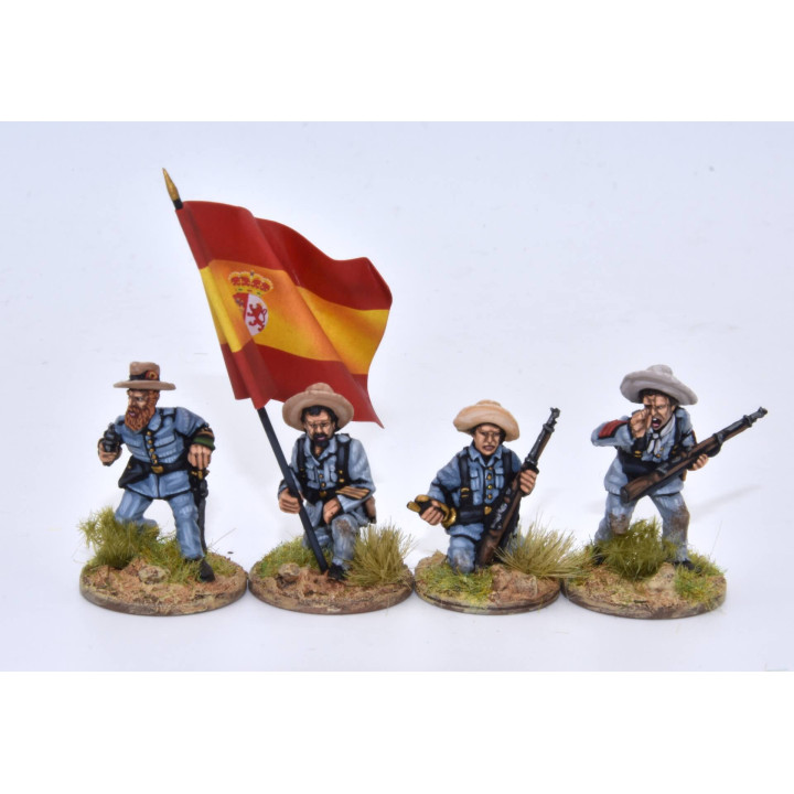 Grupo de mando de infantería española avanzando