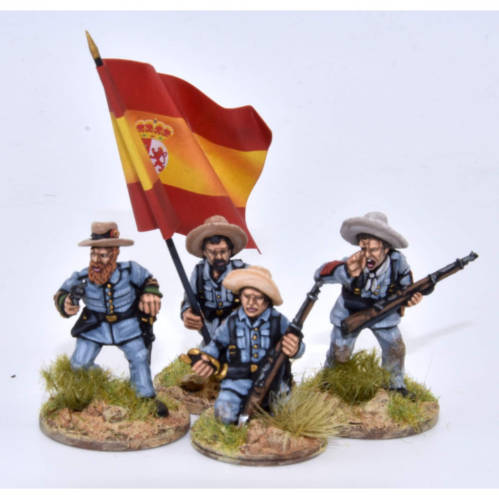 Grupo de mando de infantería española avanzando