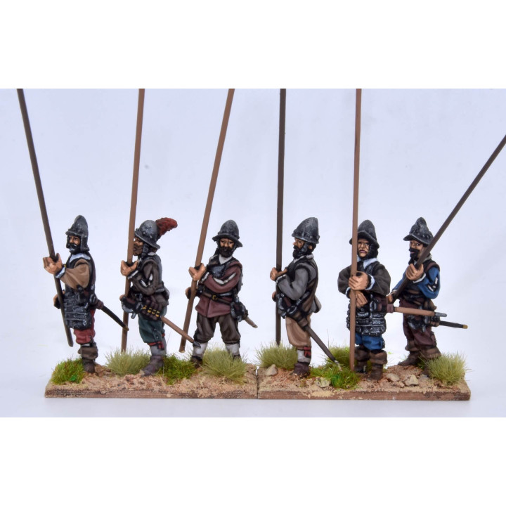 Armoured pikemen at porte