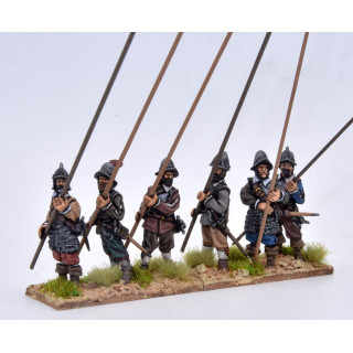 Armoured pikemen at porte