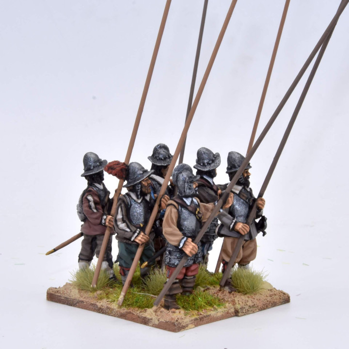 Armoured pikemen at porte
