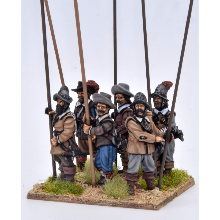 Unarmoured pikemen standing