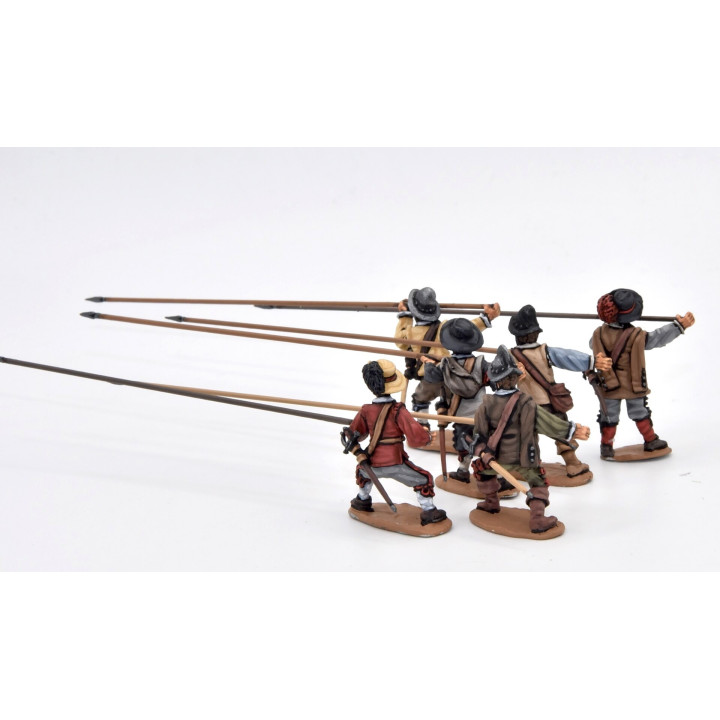 Armoured pikemen attacking