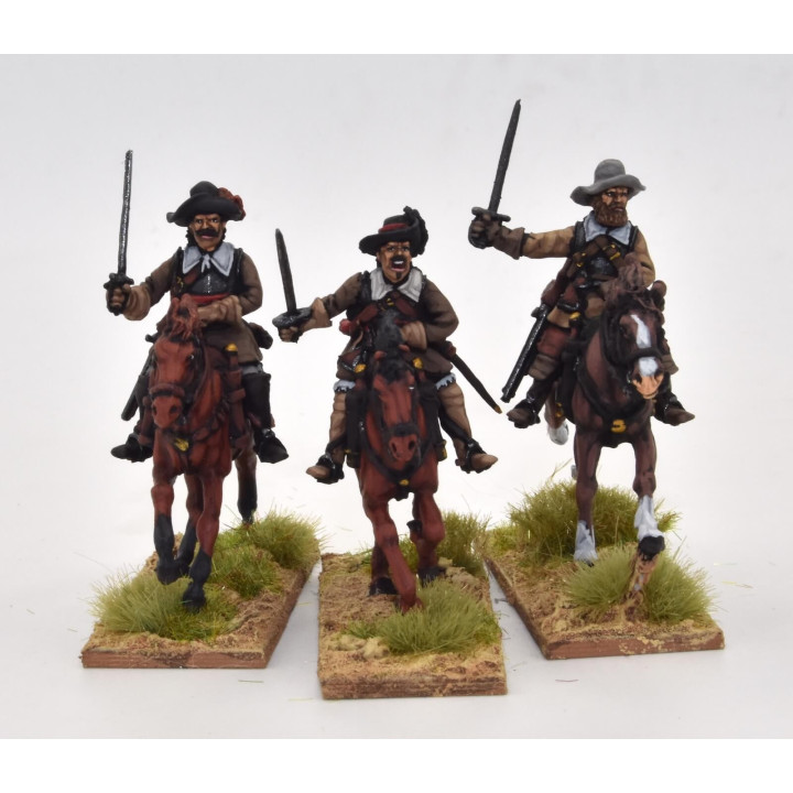 Caballería cargando con espada, coraza y casco