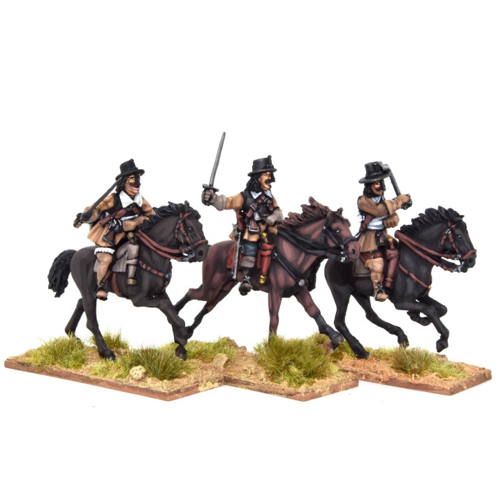 Caballería francesa cargando con espada, coraza y chapeau d'arme